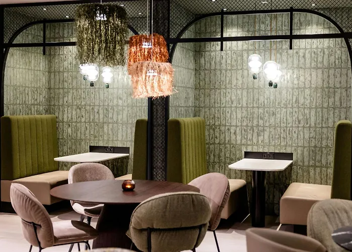 One Frankfurt-hauptbahnhof 3*